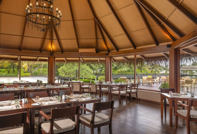 Adaaran Select Hudhuranfushi